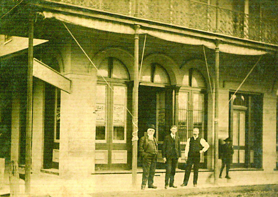 1907(2)_ThreeMen 1907(2)_ThreeMen